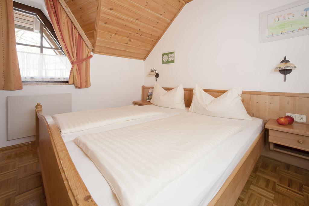 Bauernhof Liendl Villa Keutschach am See Room photo